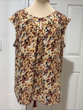 KASPER beautiful sleeveless blouse Size XL Made in Indonesia  95% polyester